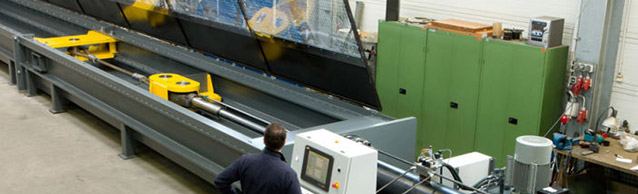 電子拉力試驗(yàn)機(jī)的技術(shù)特點(diǎn)